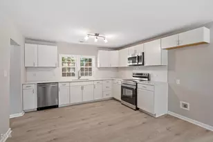 604 E Townsend St, Dunn, NC 28334 - Photo 8