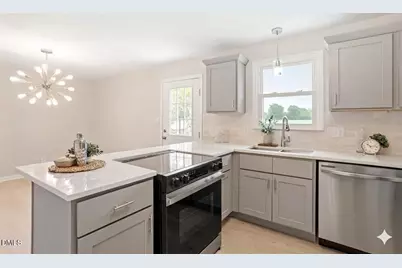 601 West Street, Selma, NC 27576 - Photo 2