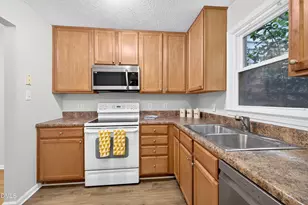 107 Sully Ct, Chapel Hill, NC 27514 - Photo 6