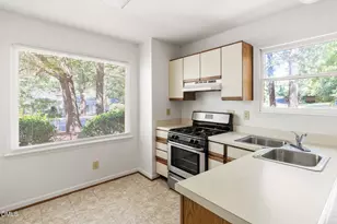 101 Standish Dr, Chapel Hill, NC 27517 - Photo 10