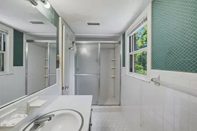 4900 Larchmont Drive, Raleigh, NC 27612 - Photo 26