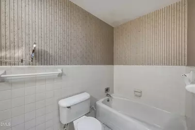 4900 Larchmont Drive, Raleigh, NC 27612 - Photo 20
