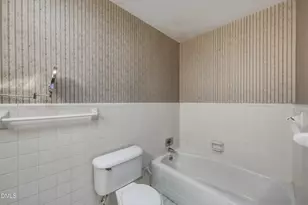 4900 Larchmont Dr, Raleigh, NC 27612 - Photo 20