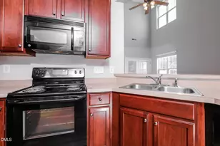 3213 Whispernut Ln, Zebulon, NC 27597 - Photo 8