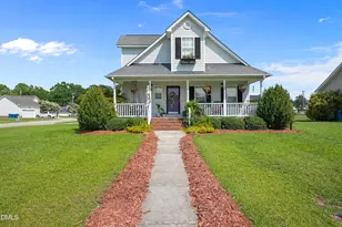 201 Bishop Ln, Dunn, NC 28334 - Photo 1
