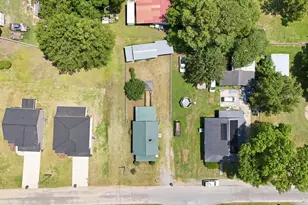 201 4th St, Erwin, NC 28339 - Photo 4