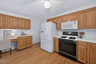 505 Heathridge Ln, Cary, NC 27513 - Photo 24