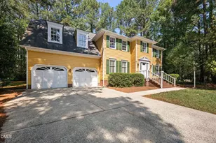 505 Heathridge Ln, Cary, NC 27513 - Photo 4