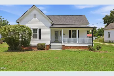 204 E H Street, Erwin, NC 28339 - Photo 2