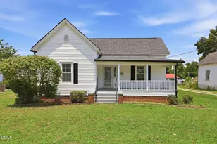204 E H St, Erwin, NC 28339 - Photo 2