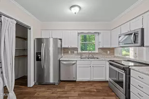 8109 Round Oak Rd, Raleigh, NC 27616 - Photo 14