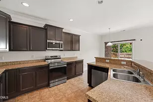 2703 Fern Willow Ct, Fuquay Varina, NC 27526 - Photo 8