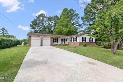 1002 E Maplewood Drive, Benson, NC 27504 - Photo 2