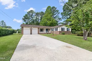 1002 E Maplewood Dr, Benson, NC 27504 - Photo 2