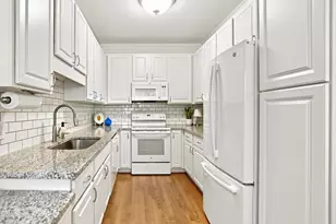 304 Vinca Cir, Cary, NC 27513 - Photo 8