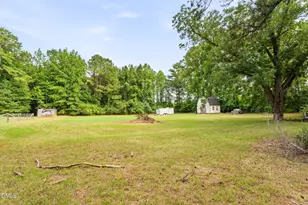 818 Van Warren Rd, Roanoke Rapids, NC 27870 - Photo 6