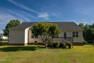 20 Boardwalk Ave, Benson, NC 27504 - Photo 4