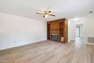 386 Summerwalk Cir, Chapel Hill, NC 27517 - Photo 8