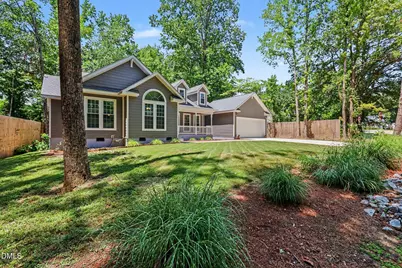 820 E Cardinal Drive, Fuquay-Varina, NC 27526 - Photo 2