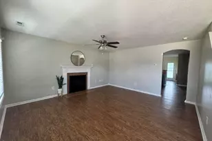 1204 Piper Ct, Hope Mills, NC 28348 - Photo 2