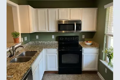 137 Buchanan Lane, Clayton, NC 27527 - Photo 4