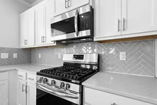 185 Stornoway Ln, Clayton, NC 27527 - Photo 8