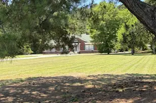 1202 E Cumberland St, Dunn, NC 28334 - Photo 2
