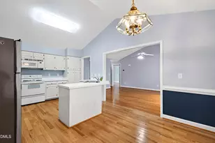 2120 Longwood Dr, Raleigh, NC 27612 - Photo 10