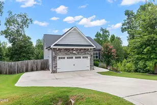 507 Whitebark Ln, Clayton, NC 27520 - Photo 2