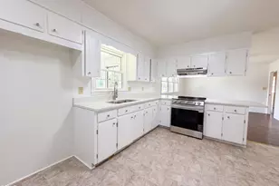 800 Lucas St, Erwin, NC 28339 - Photo 6