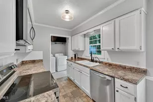 1011 Homestead Pl, Zebulon, NC 27597 - Photo 10