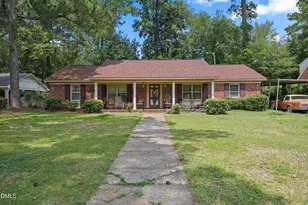615 S Claiborne St, Goldsboro, NC 27530 - Photo 2