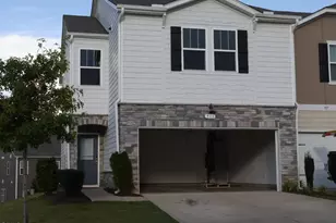 915 Field Ivy Dr, Fuquay-Varina, NC 27526 - Photo 2