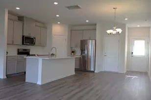 915 Field Ivy Dr, Fuquay-Varina, NC 27526 - Photo 4