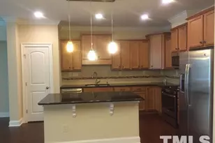 423 Talons Rst Wy, Cary, NC 27513 - Photo 2