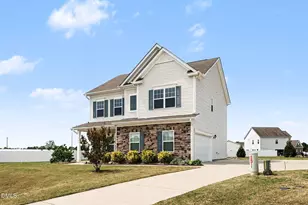 228 Monroe Fields Dr, Benson, NC 27504 - Photo 2