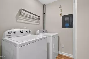 1000 Brighthurst Dr, Raleigh, NC 27605 - Photo 32