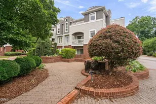 1000 Brighthurst Dr, Raleigh, NC 27605 - Photo 30