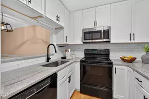 1000 Brighthurst Dr, Raleigh, NC 27605 - Photo 8
