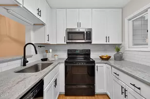 1000 Brighthurst Dr, Raleigh, NC 27605 - Photo 10
