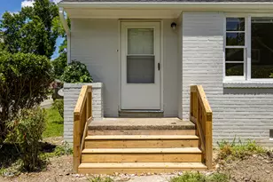 605 E Montgomery St, Henderson, NC 27536 - Photo 4