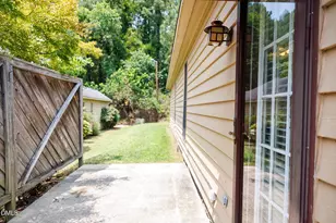 90 Stone Hill Ct, Durham, NC 27704 - Photo 4