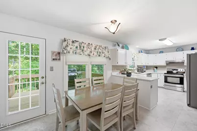 112 Sequoia Court, Cary, NC 27513 - Photo 6
