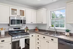 810 Northampton Dr, Cary, NC 27513 - Photo 18