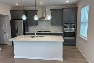2460 E Hutch Ln, Apex, NC 27523 - Photo 10