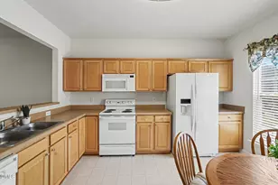 703 Sutter Gate Ln, Morrisville, NC 27560 - Photo 6