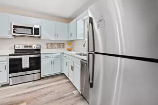 5748 3 Oaks Dr, Raleigh, NC 27612 - Photo 16