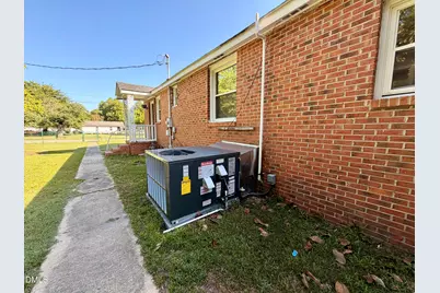 1000 E Harnett Street, Dunn, NC 28334 - Photo 14