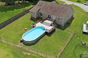 162 Oak Creek Dr, Clayton, NC 27520 - Photo 2