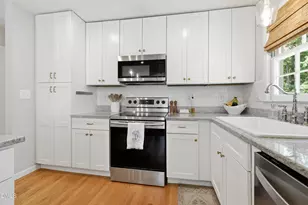 5918 Windham Dr, Raleigh, NC 27609 - Photo 6
